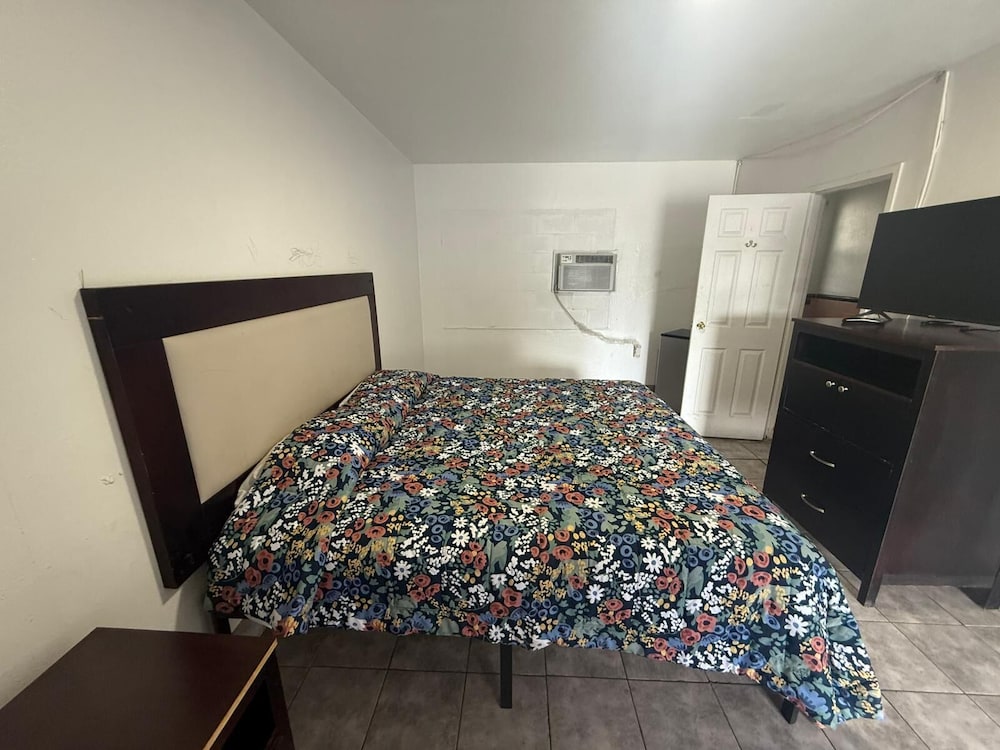 antigua motel by oyo tampa us 41
