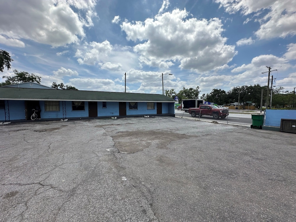 antigua motel by oyo tampa us 41
