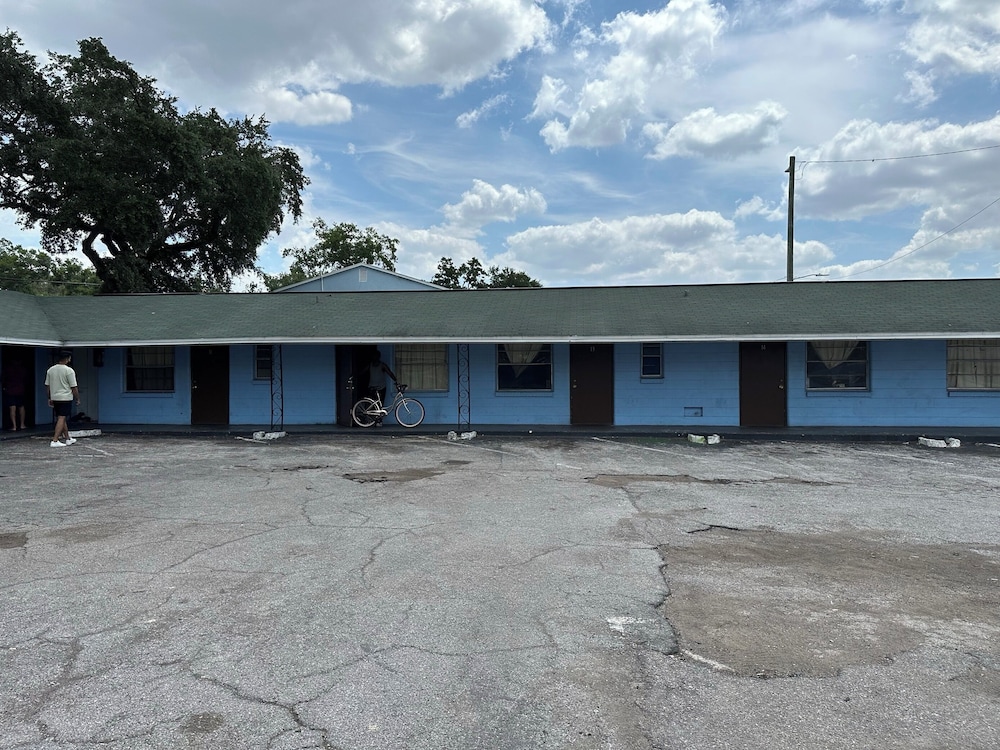 antigua motel by oyo tampa us 41