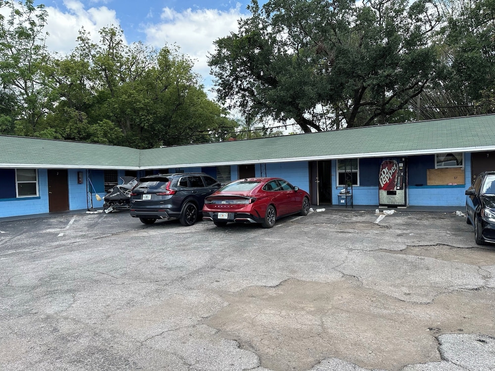 antigua motel by oyo tampa us 41