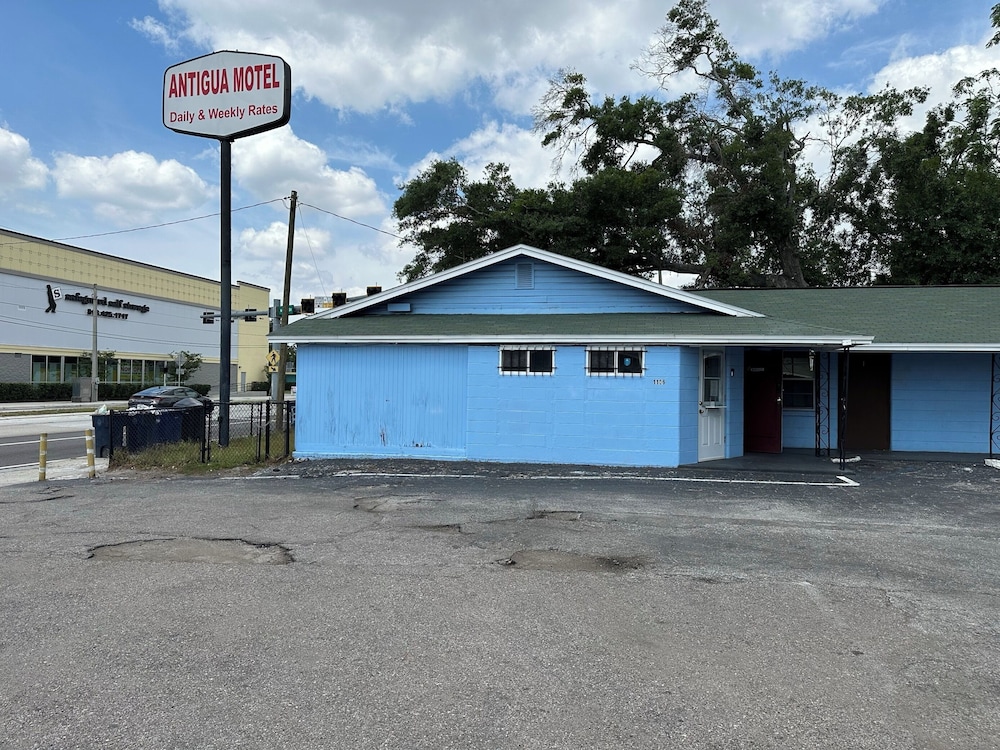 antigua motel by oyo tampa us 41