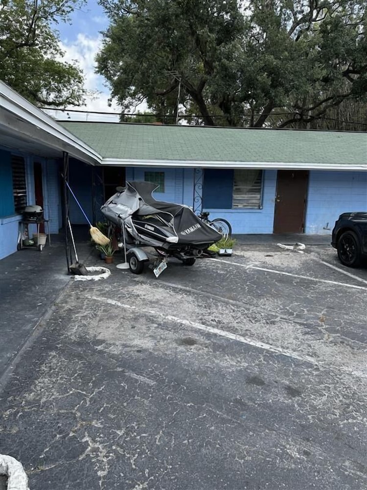 antigua motel by oyo tampa us 41