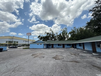 antigua motel by oyo tampa us 41
