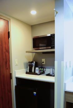 keene elm city hotel an ascend collection hotel