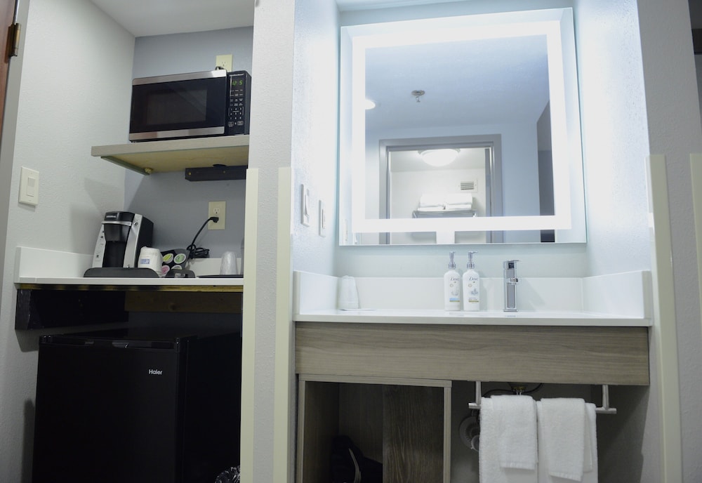 keene elm city hotel an ascend collection hotel