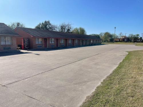 lakeside inn and suites by oyo mathis i 37