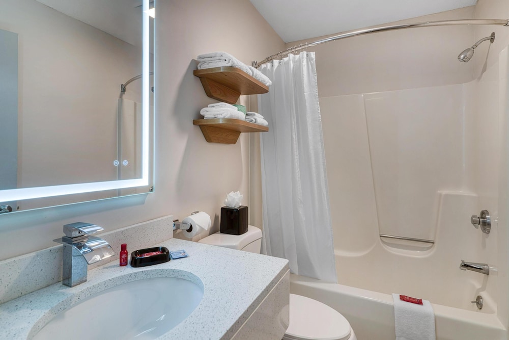 baldwin inn and suites surestay collection by best western
