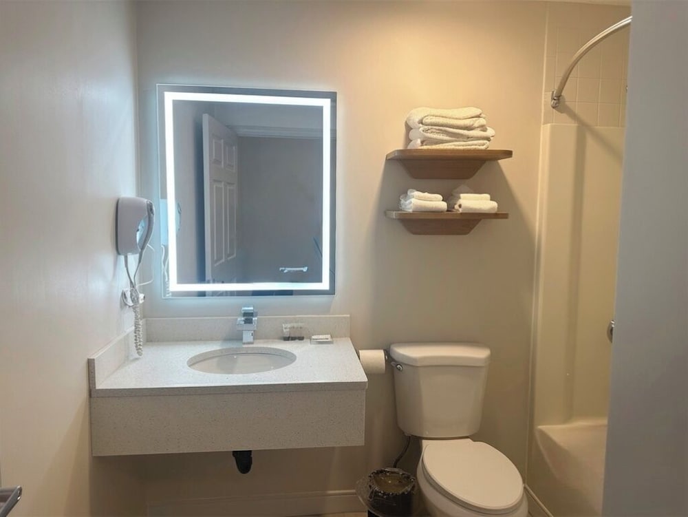 baldwin inn and suites surestay collection by best western
