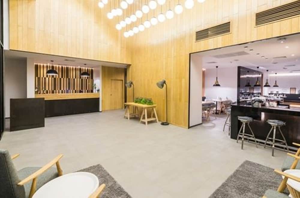 sea me spring tree hotel adults only