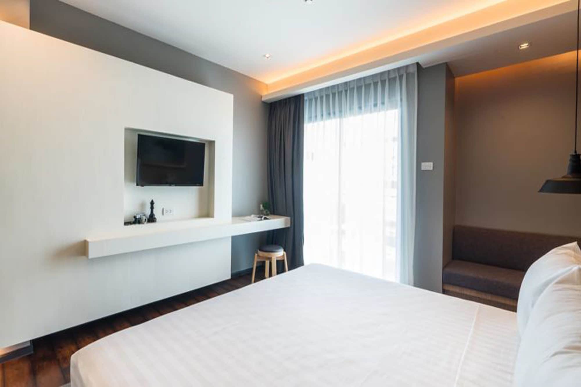 sea me spring tree hotel adults only