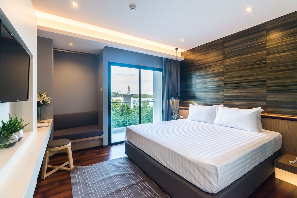 sea me spring tree hotel adults only