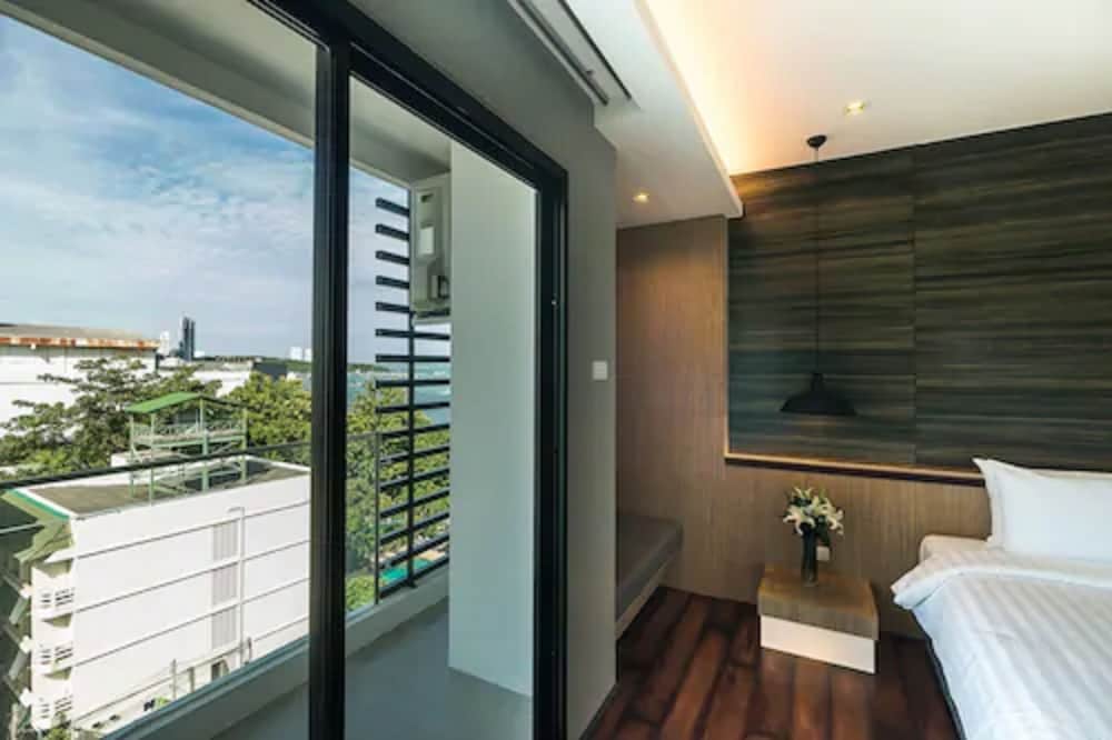 sea me spring tree hotel adults only