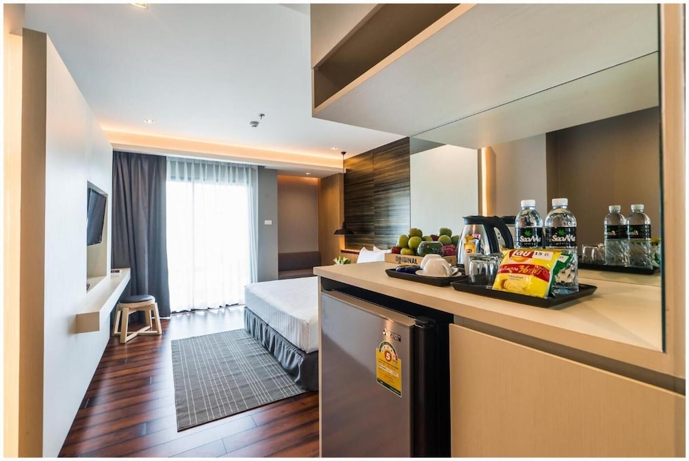 sea me spring tree hotel adults only