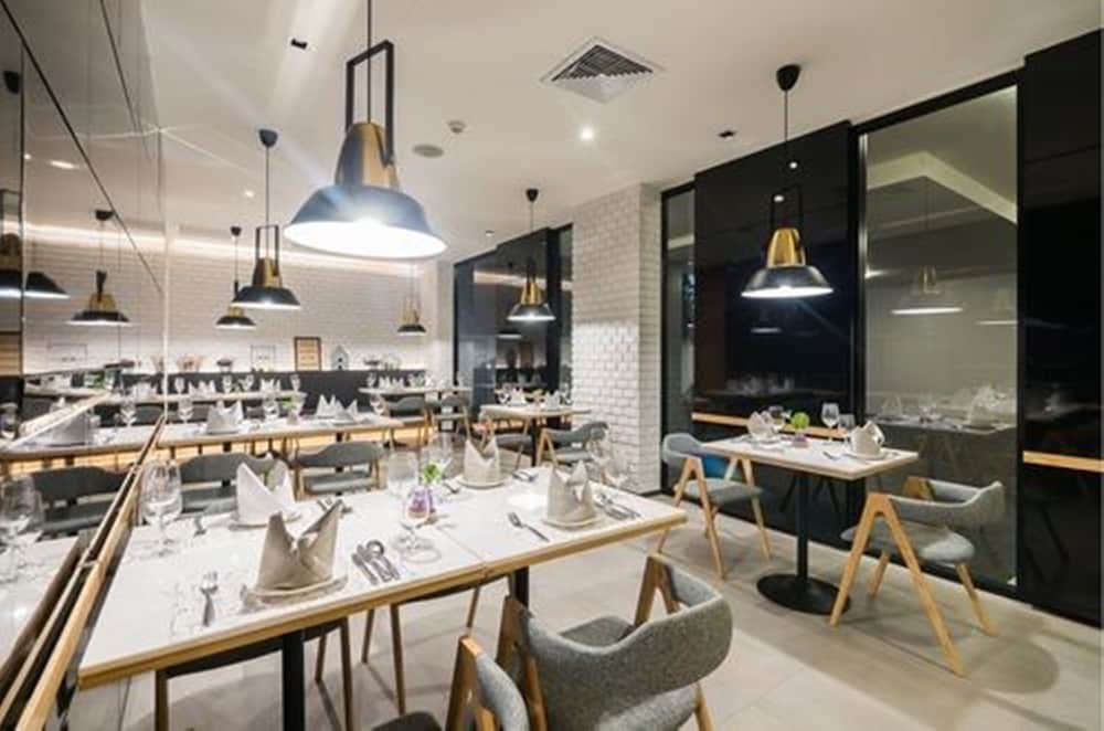 sea me spring tree hotel adults only