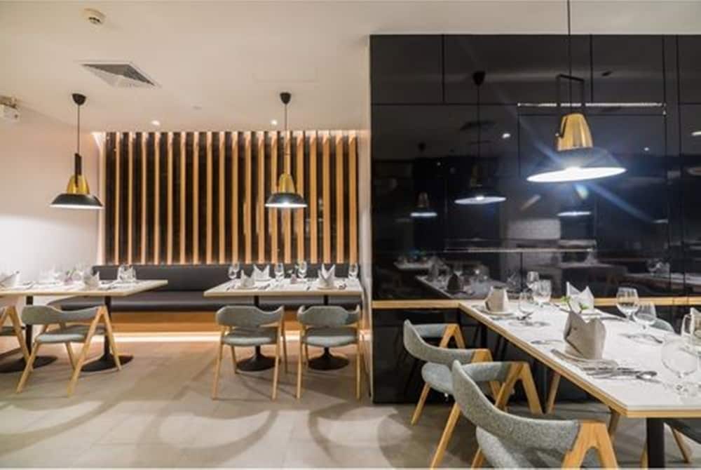 sea me spring tree hotel adults only