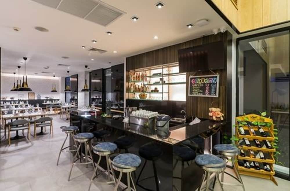 sea me spring tree hotel adults only