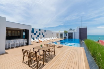 sea me spring tree hotel adults only