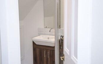 ravenscourt guest house