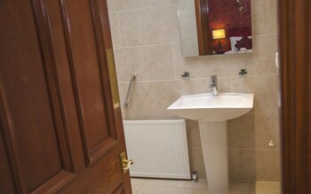 ravenscourt guest house