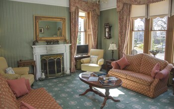 ravenscourt guest house