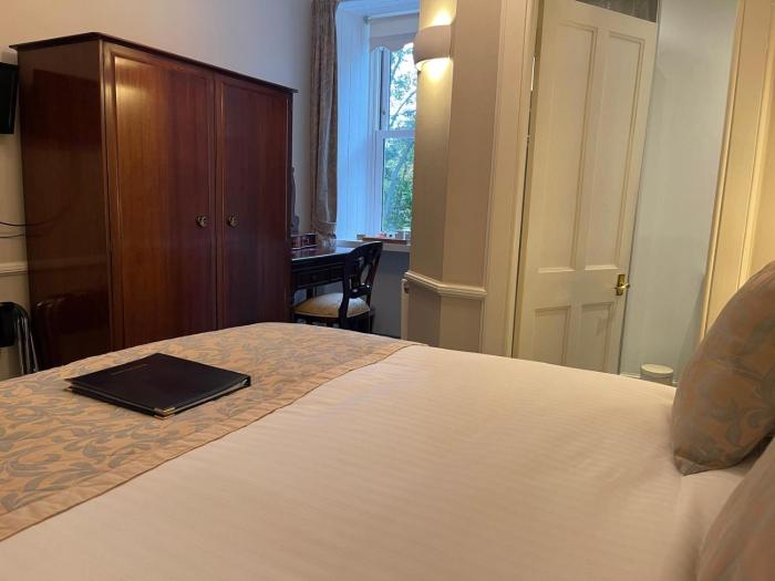 ravenscourt guest house