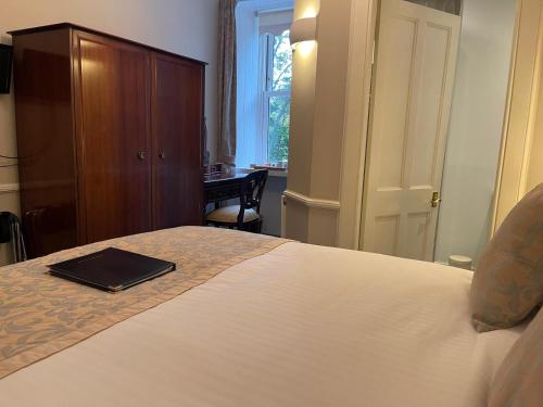 ravenscourt guest house