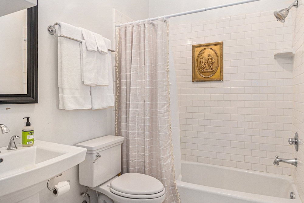 hassinger daniels guest house