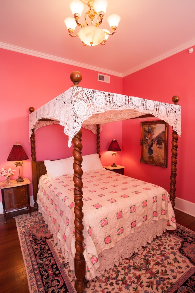 hassinger daniels guest house