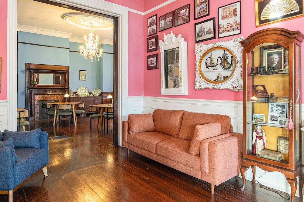 hassinger daniels guest house