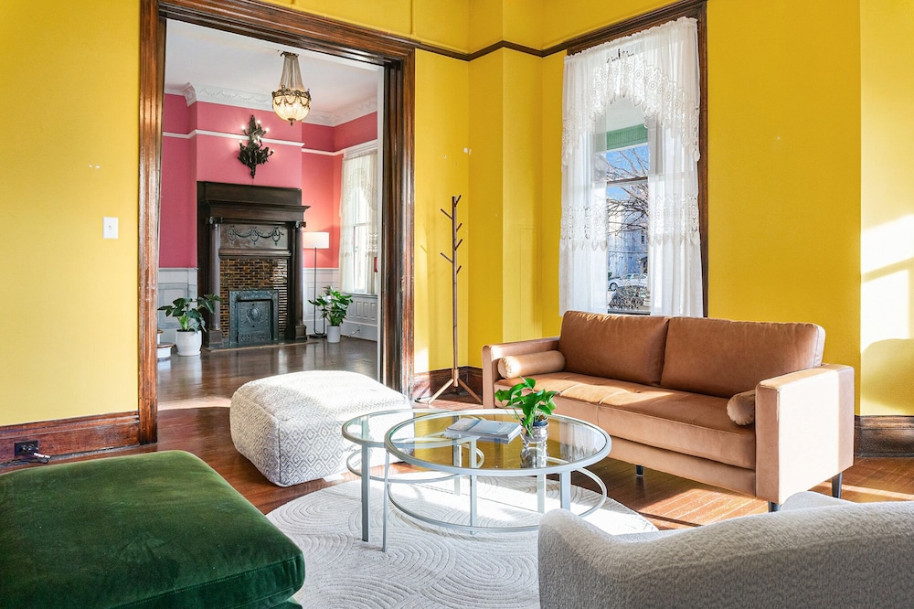 hassinger daniels guest house