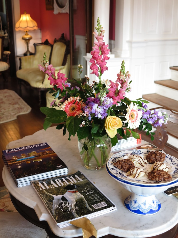 hassinger daniels guest house