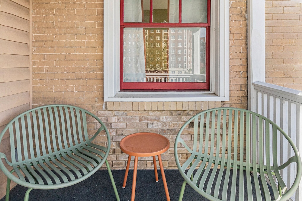 hassinger daniels guest house
