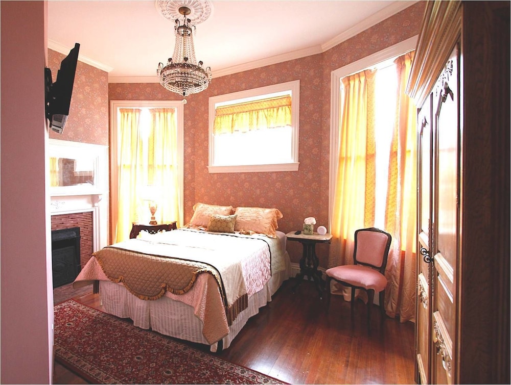 hassinger daniels guest house