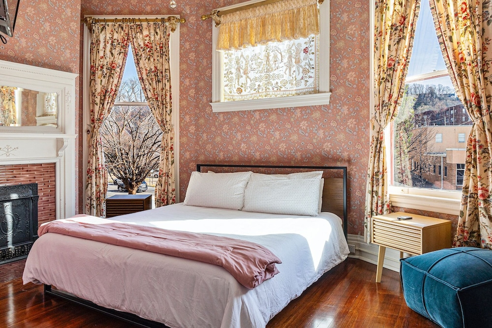hassinger daniels guest house