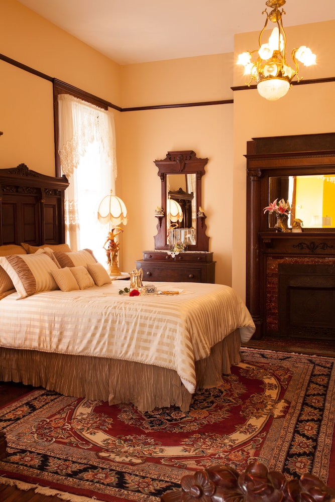 hassinger daniels guest house