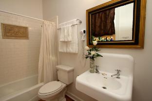 hassinger daniels guest house