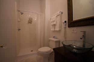 hassinger daniels guest house