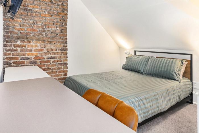 hassinger daniels guest house