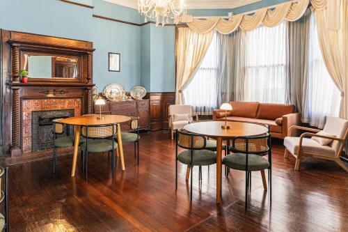 hassinger daniels guest house