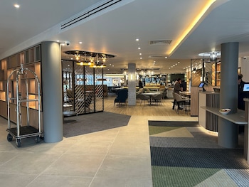 London Luton Vale Hotel,,4 star