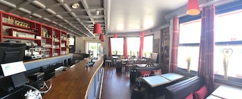 Ô & Cimes,760 Avenue Gaby Menaldo,2 star
