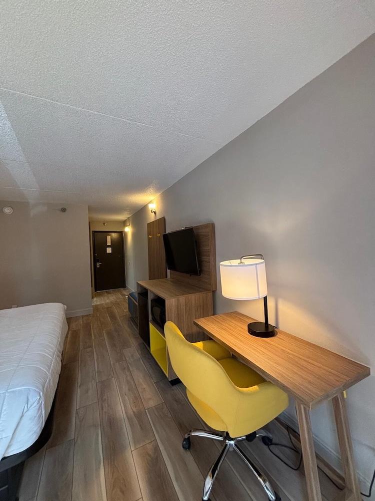 days hotel by wyndham williamsburg i 64