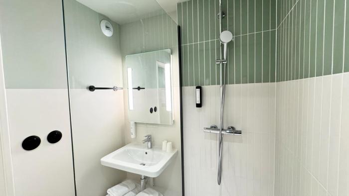 kyriad prestige compiegne hotel and spa