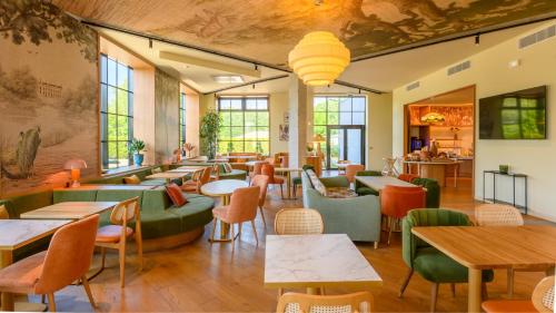 kyriad prestige compiegne hotel and spa