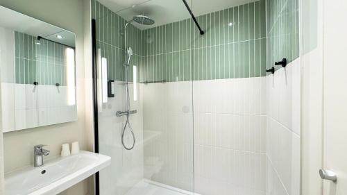 kyriad prestige compiegne hotel and spa