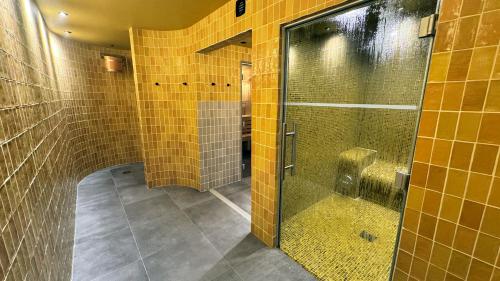 kyriad prestige compiegne hotel and spa