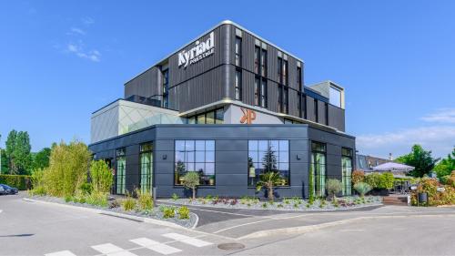 kyriad prestige compiegne hotel and spa