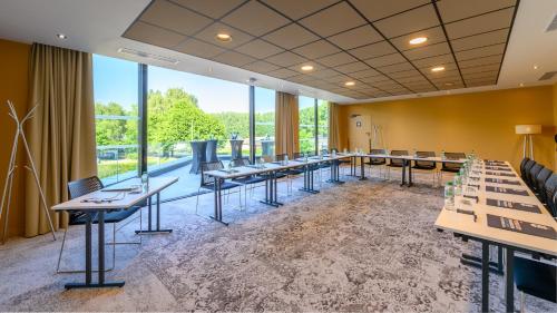 kyriad prestige compiegne hotel and spa