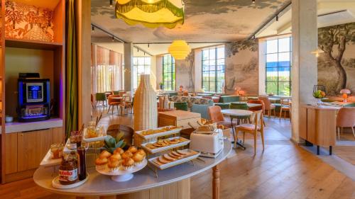 kyriad prestige compiegne hotel and spa