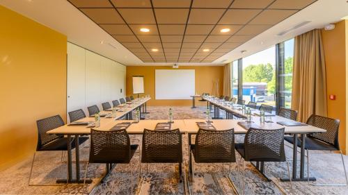kyriad prestige compiegne hotel and spa